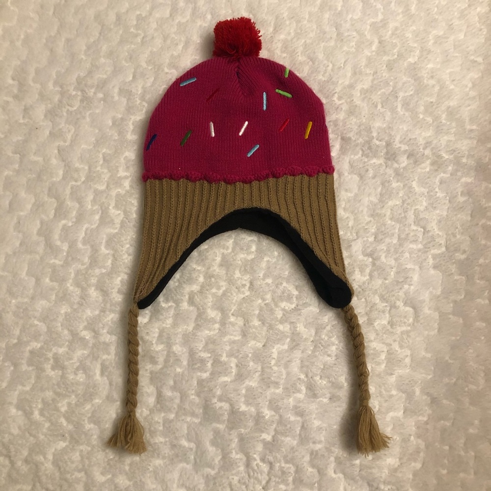 💙2/$20 girls cupcake beanie 🧁
